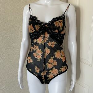 Free People Monday morning Lace V Neck bodysuit in Antique black combo- XS